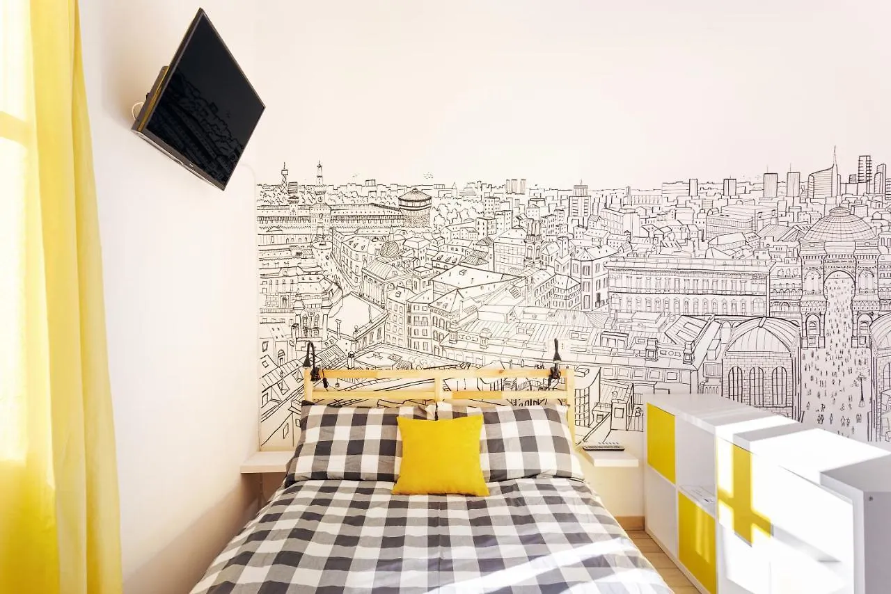 A Yellow Touch - Modern Studio In Isola Milano Milan