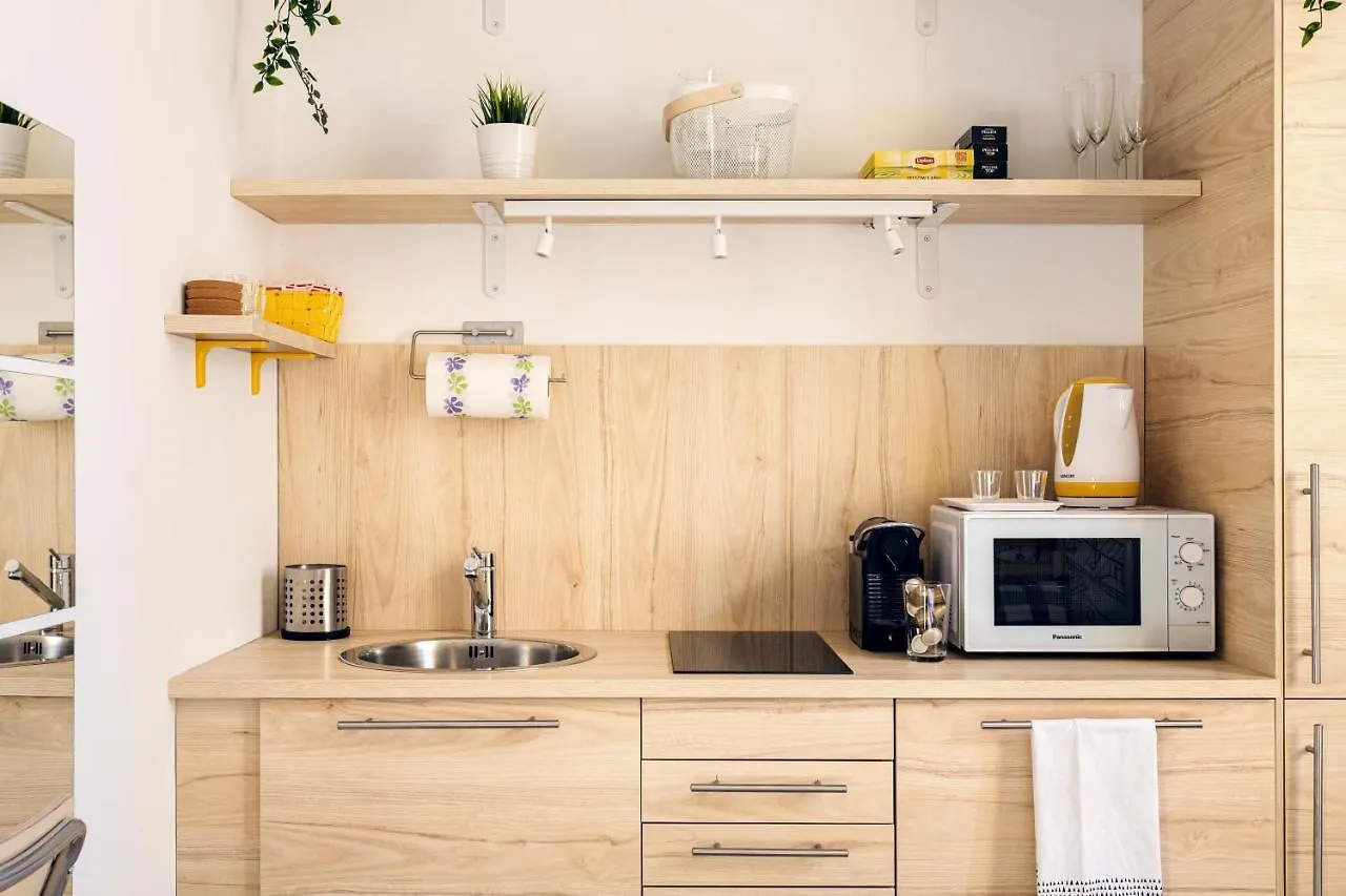 A Yellow Touch - Modern Studio In Isola Milano Apartment Milan